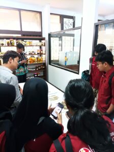 Kunjungan ke Herbarium Bandungense (Dokumentasi Nururrahmani, 2023)